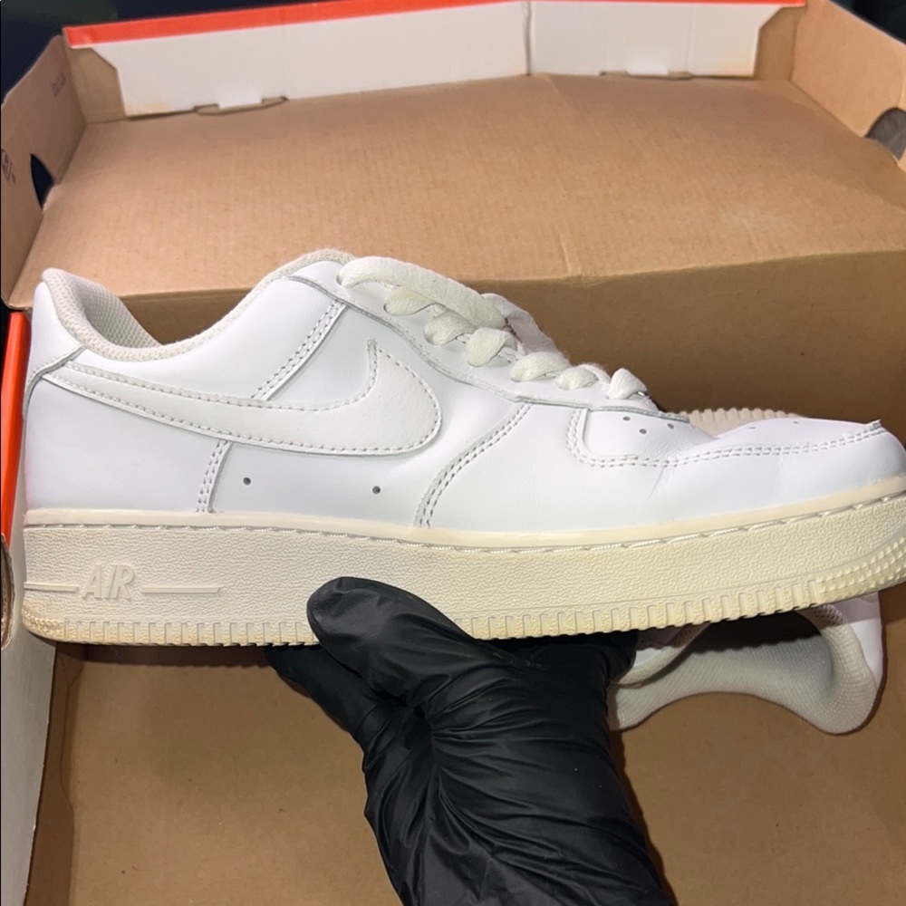 UNISEX Nike Air Monarch IV ( 4E ) WHITE / METALLIC SILVER With Shoe Box 9.5 - Picture 9 of 17